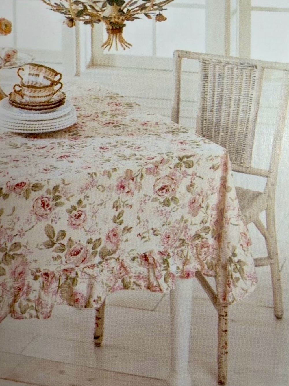 Rachel Ashwell Simply Shabby Chic Rosalie Floral Tablecloth Oblong 60x84 New
